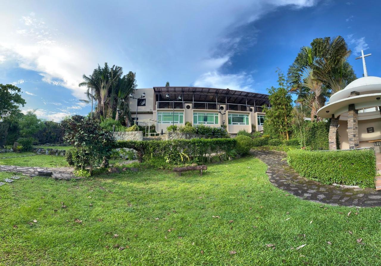טגאיטאי The Lakeview Suites מראה חיצוני תמונה