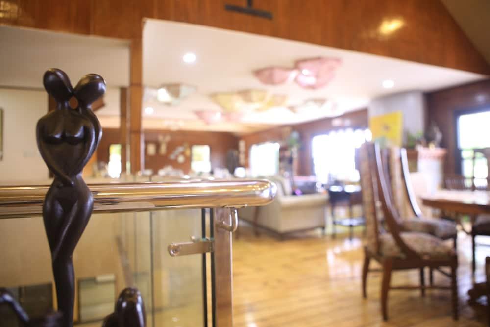 טגאיטאי The Lakeview Suites מראה חיצוני תמונה
