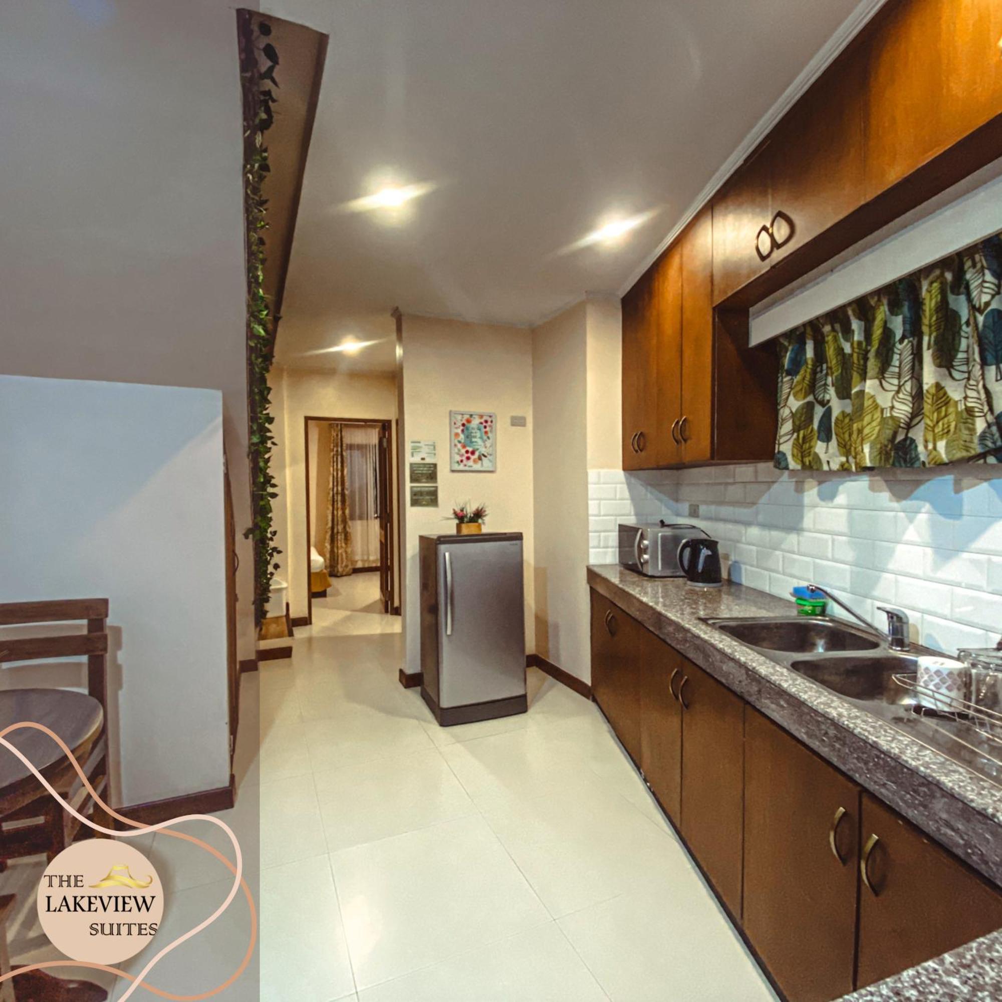 טגאיטאי The Lakeview Suites מראה חיצוני תמונה