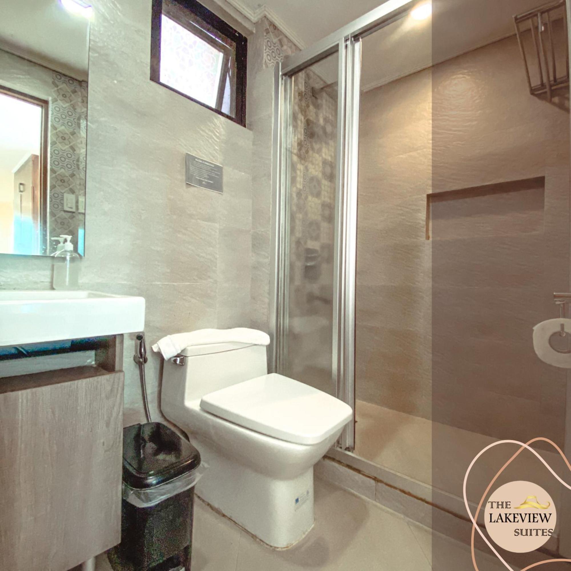 טגאיטאי The Lakeview Suites מראה חיצוני תמונה